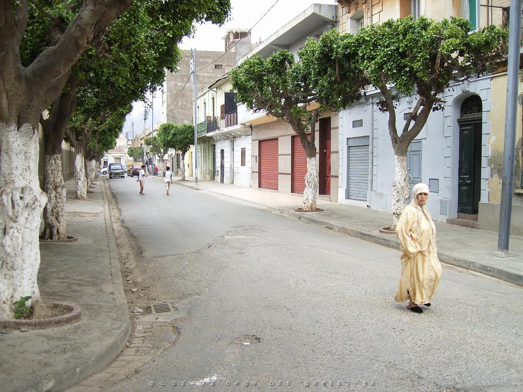 022-ORAN-Juin06-rue Eugene Lallement.jpg - Unicode
